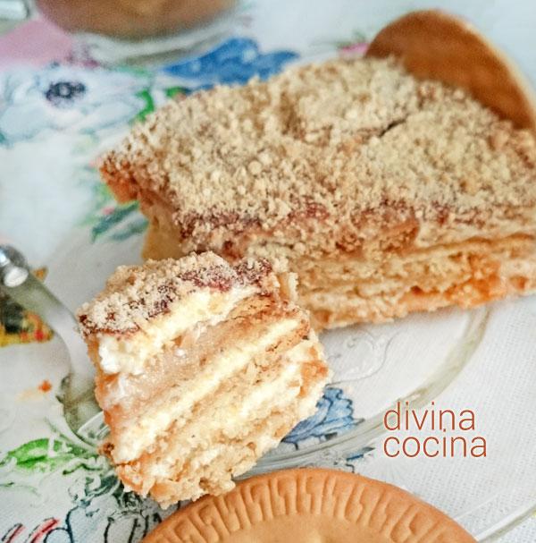 Tarta de galletas portuguesa (bolo de bolacha) en Judías verdes a la portuguesa