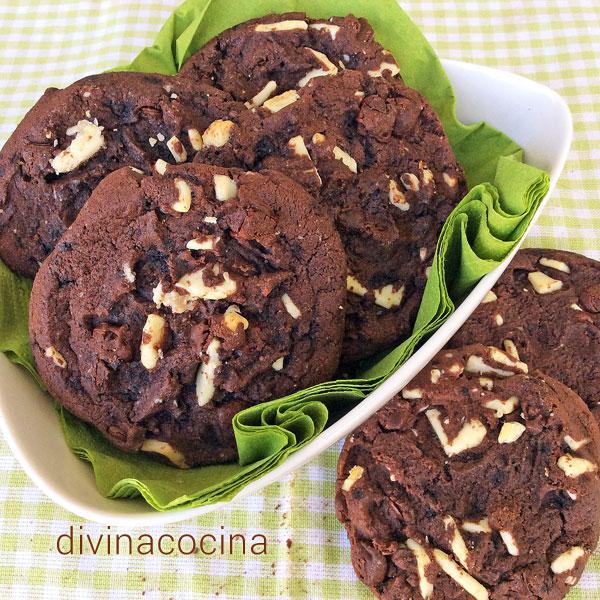 Cookies de chocolate y nueces en Clásicas cookies de avena y chocolate americanas