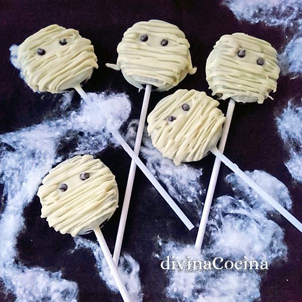 Piruletas momia de galletas en Dedos de momia - aperitivos para niños
