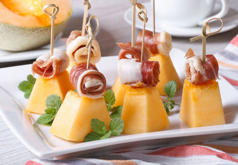 pinchos de melon con jamon