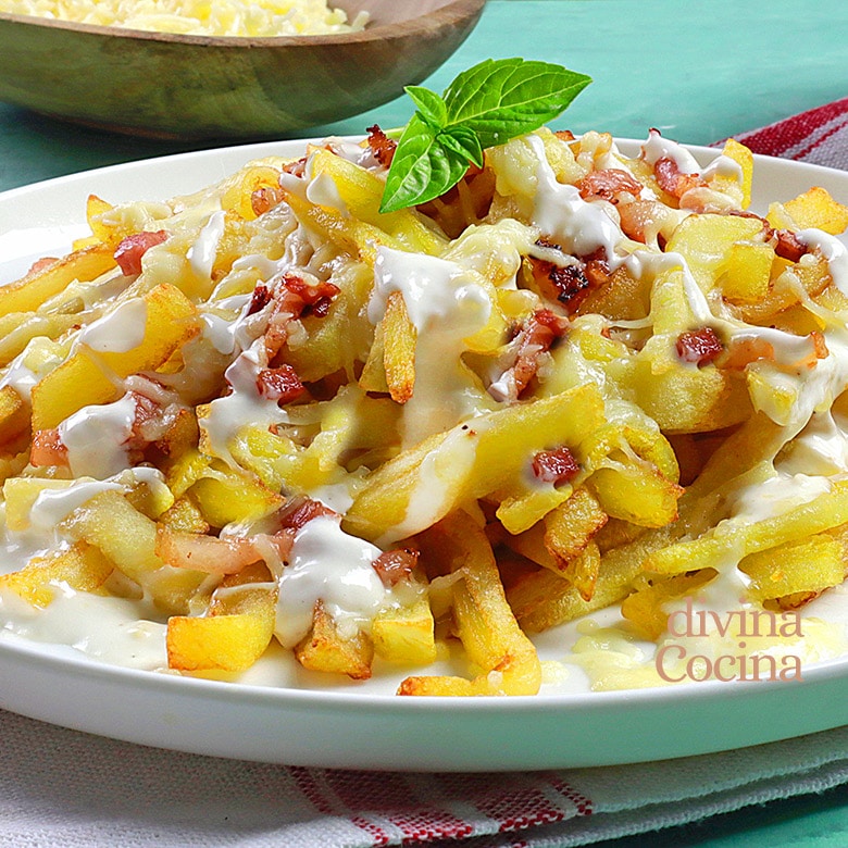 patatas foster con queso y bacón