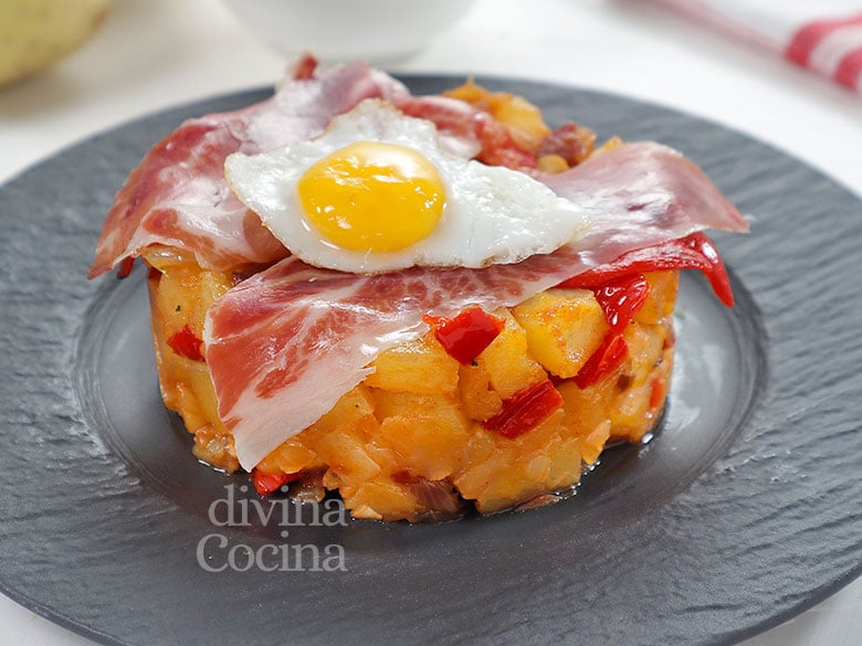 Huevo poché con chorizo iberico sobre patatas - - Receta - Canal Cocina