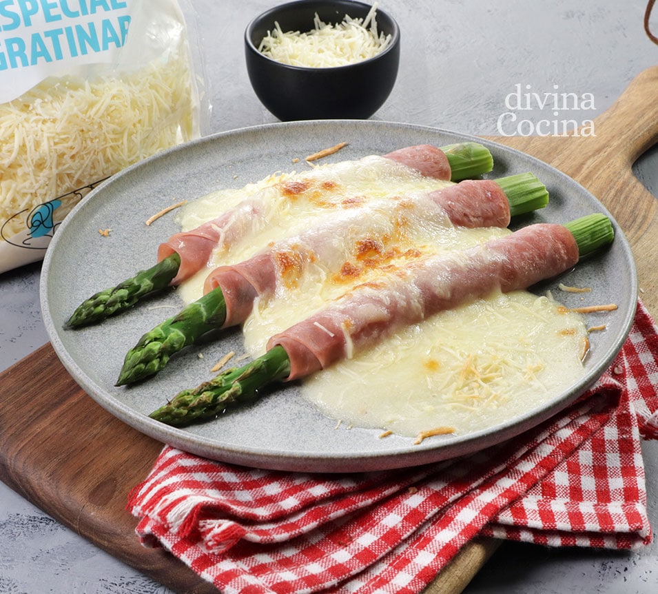 rollitos de espárragos gratinados