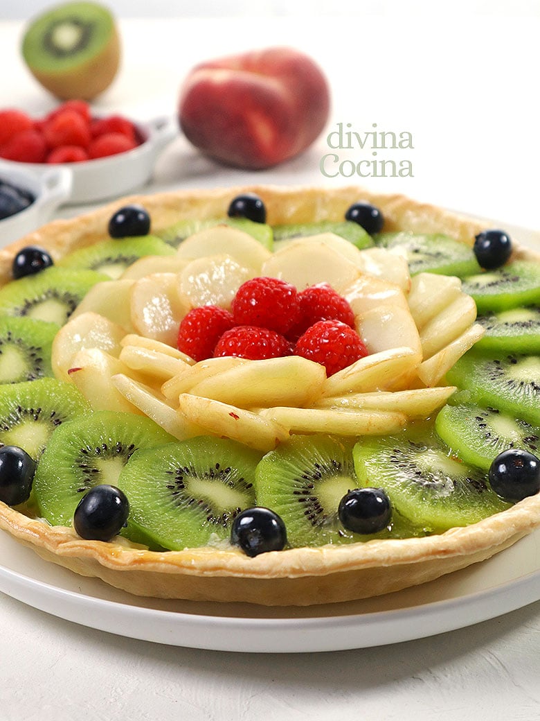 tarta de crema y frutas