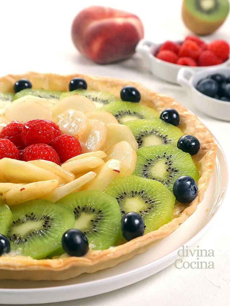 tarta de crema y frutas