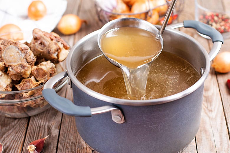 caldos y fondos de cocina