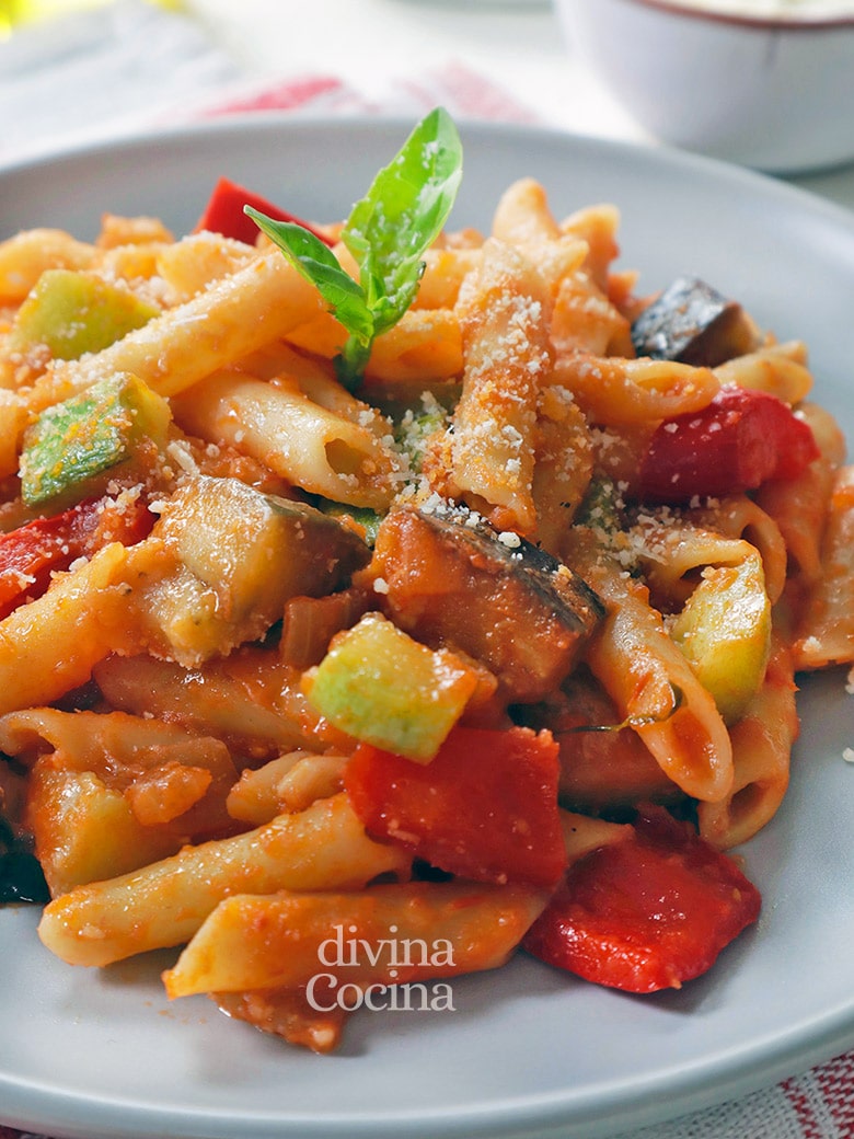 macarrones con pisto de verduras