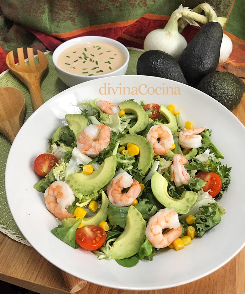 ensalada aguacates gambas salsa mil islas