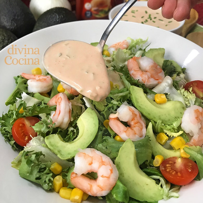 ensalada aguacates gambas salsa mil islas