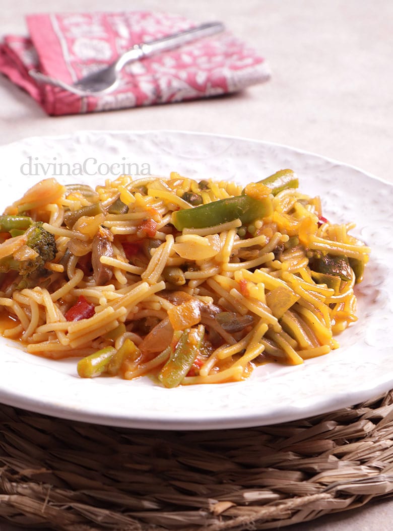 Fideuá de verduras, receta casera para hacer paso a paso