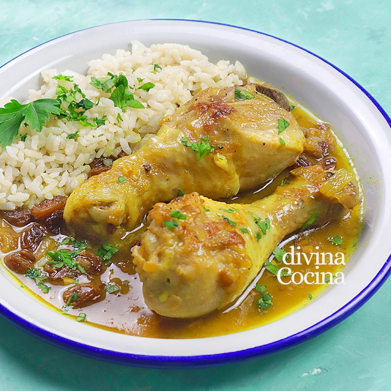 pollo guisado al curry con pasas