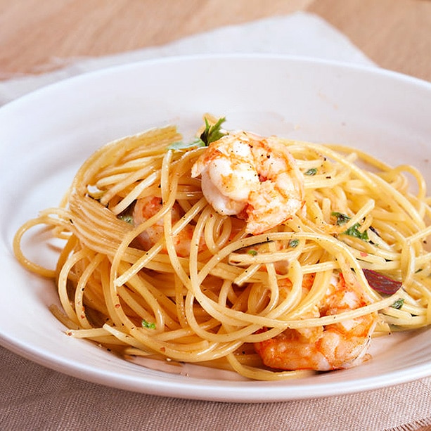 Tallarines o Espaguetis con gambas al ajillo - Receta de DIVINA COCINA
