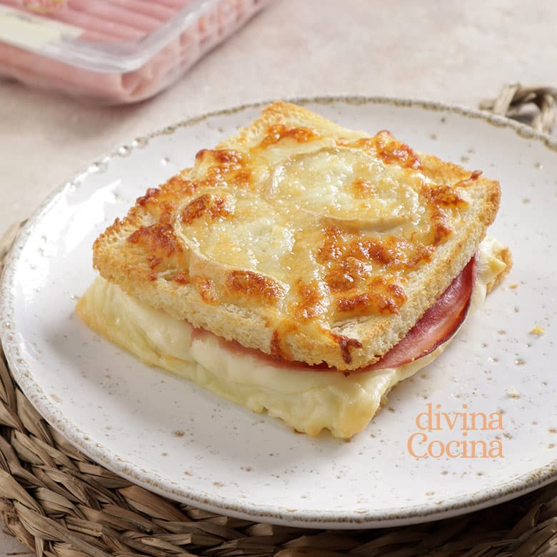 sandwich gratinado en airfryerfreidora de aire