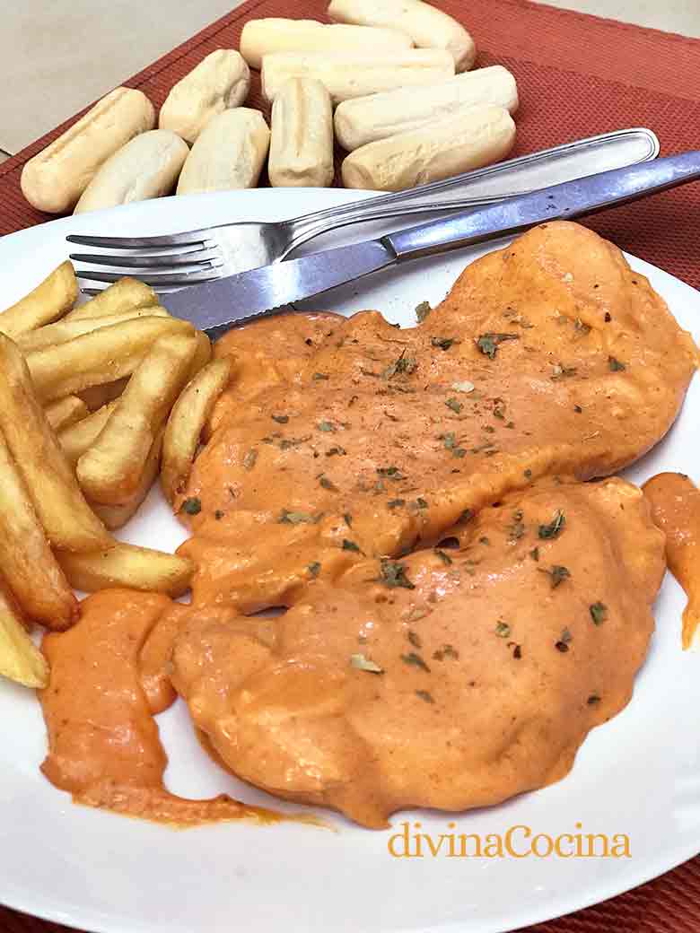 filetes de pechuga a la crema de piquillos