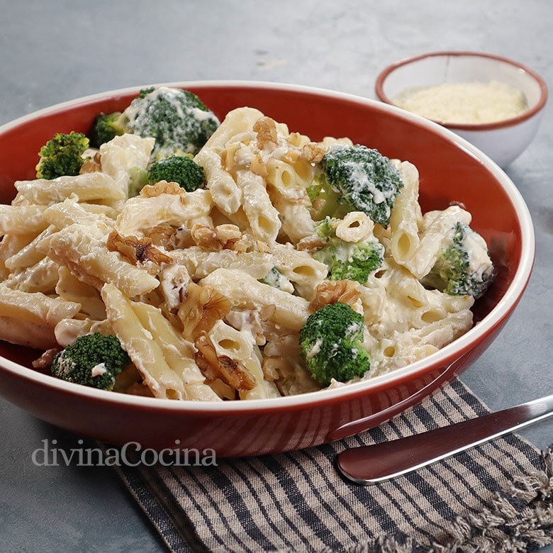 macarrones brocoli nueces