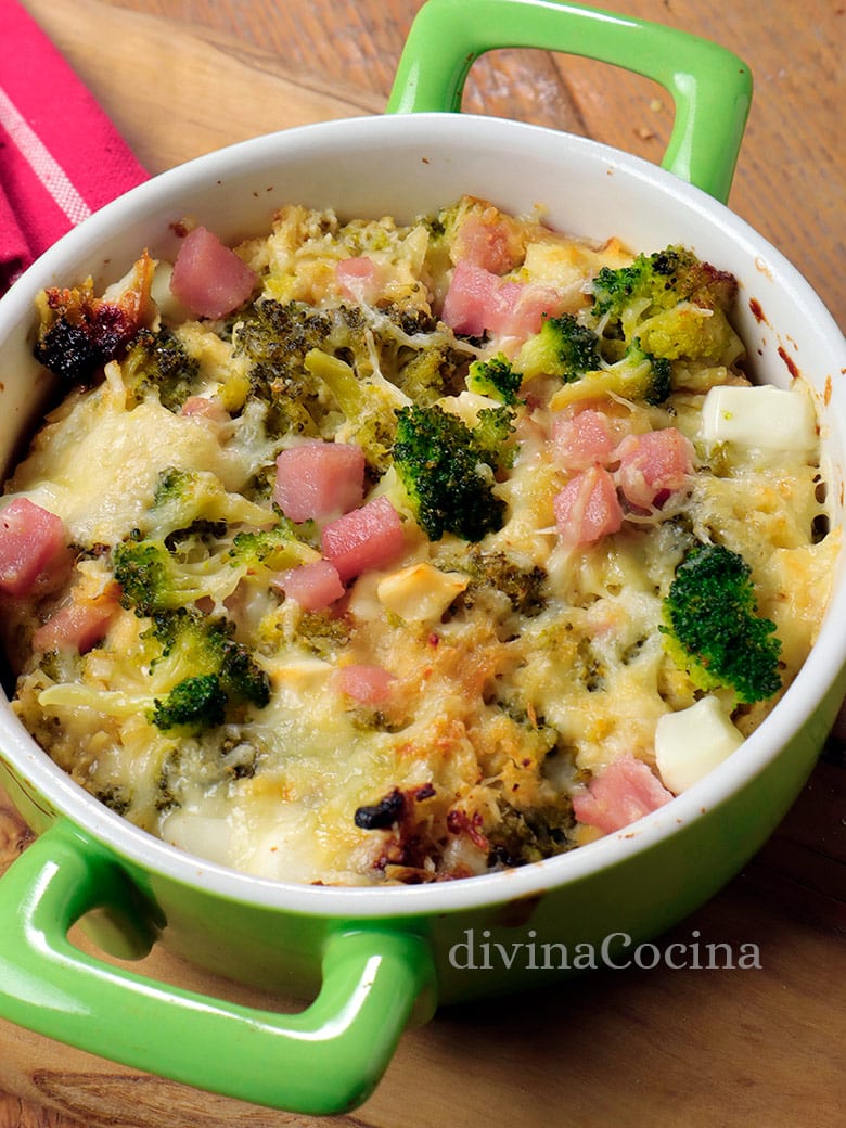 brocoli al horno con jamon y queso