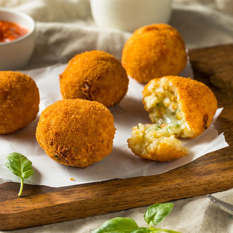 croquetas de arroz y queso