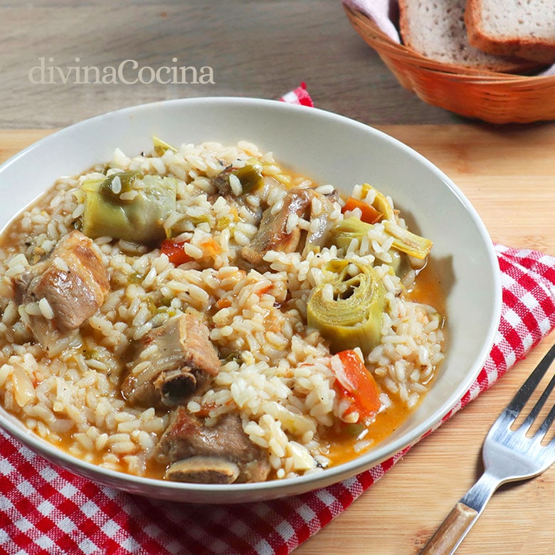 arroz con costillas y alcachofas