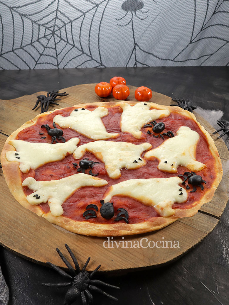 pizza halloween fantasmas y aranas