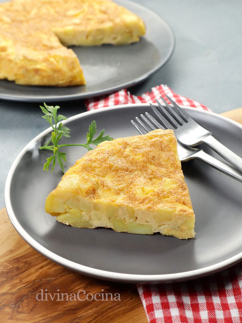 Tortilla de patatas, receta clásica, trucos y consejos 29