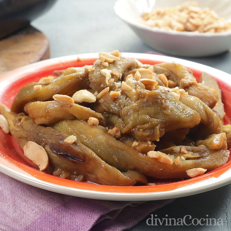 berenjenas con almendras y especias