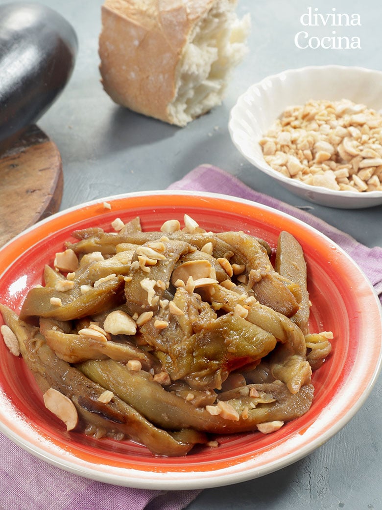 berenjenas con almendras y especias