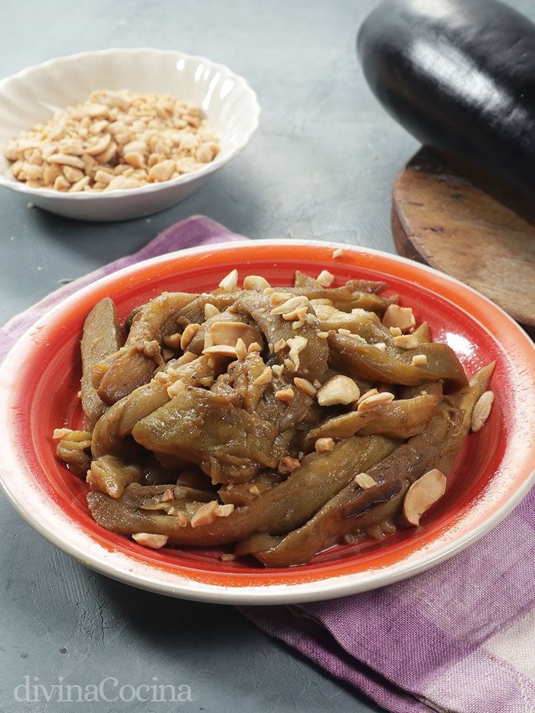 berenjenas con almendras y especias