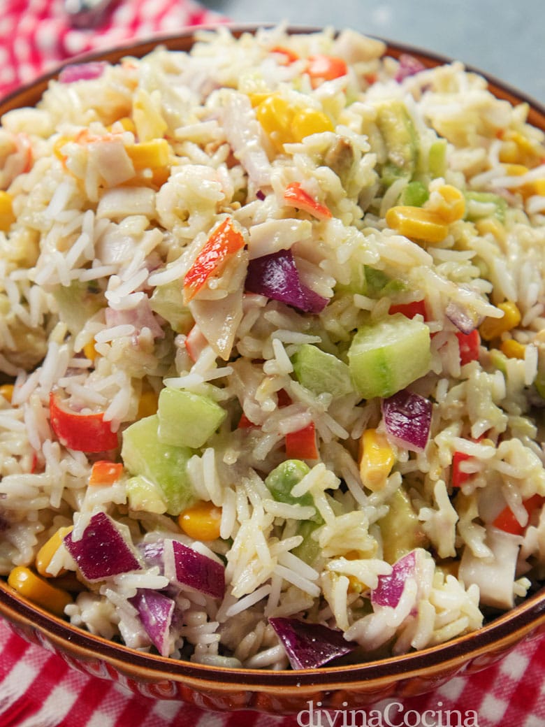 ensalada de arroz y aguacate