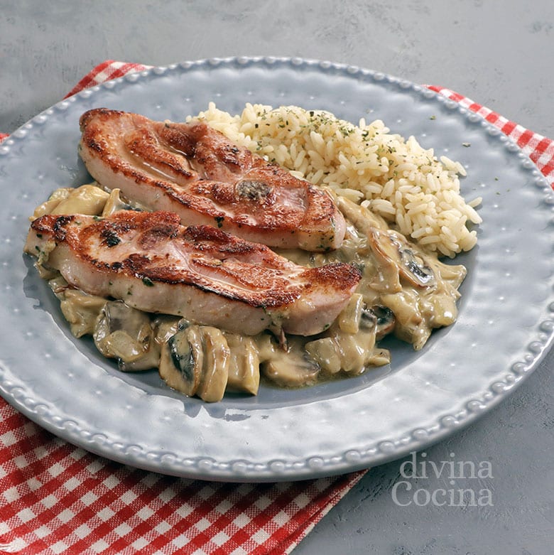 Chuletas de pavo a la crema 157