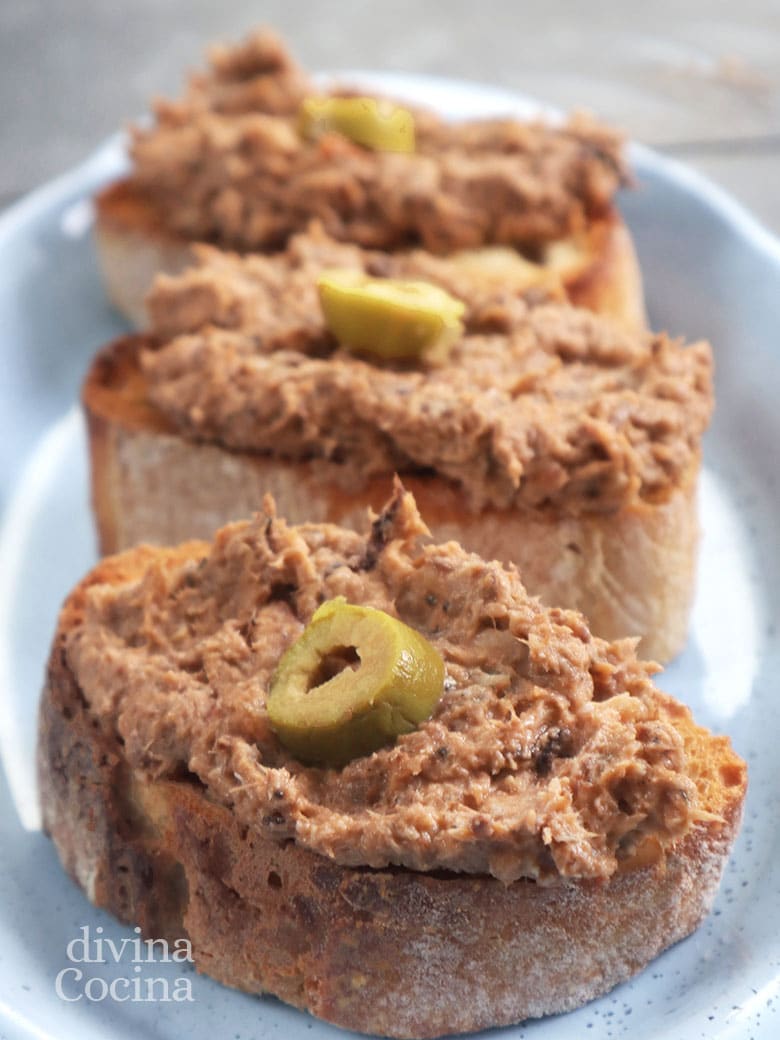 pate de sardinas con sardinas de lata