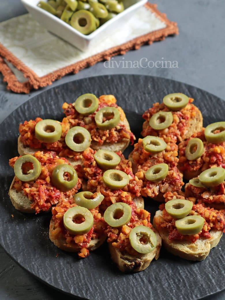 canapes veganos de pimiento