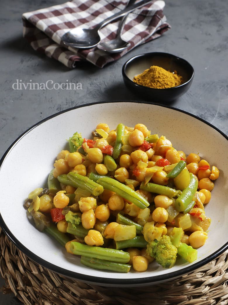 garbanzos con verduras al curry 