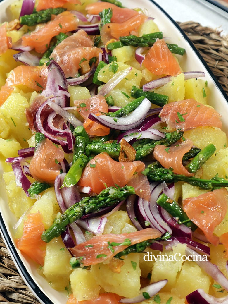 ensalada de patatas con salmon y esparragos