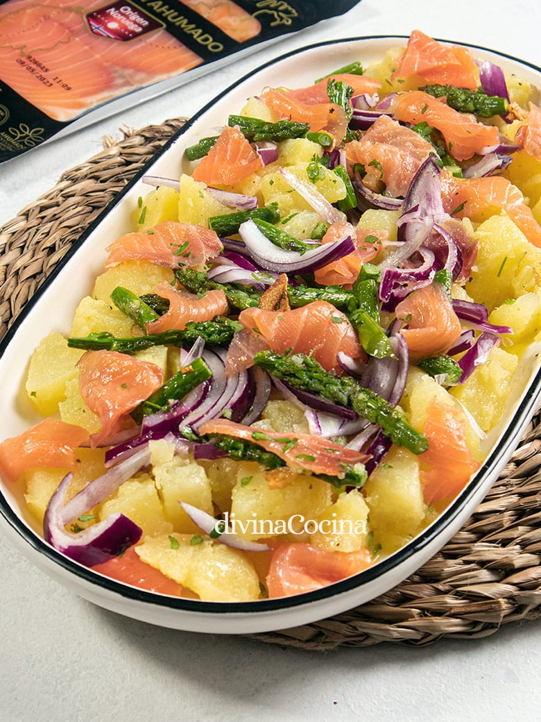 ensalada de patatas con salmon y esparragos