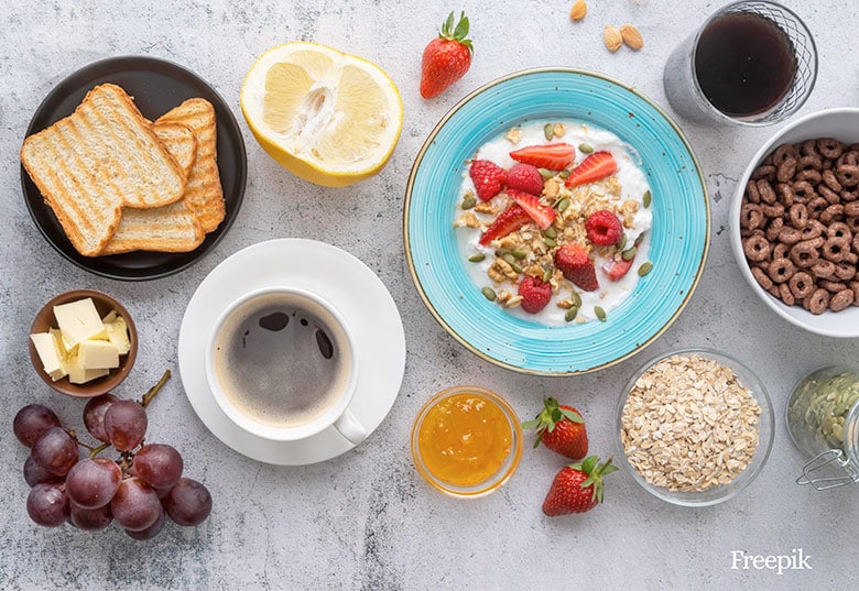 huevos revueltos para desayunos saludables