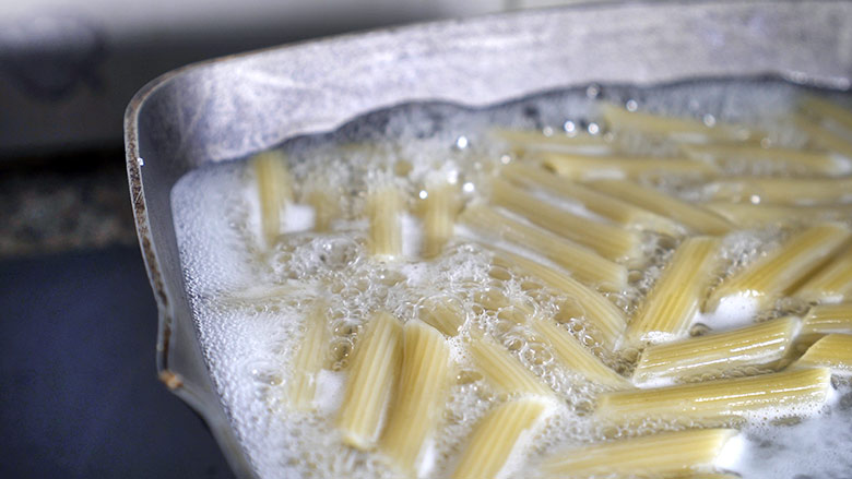 PASTA AL MICROONDAS en 7 minutos