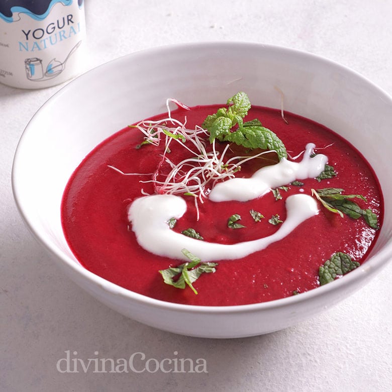 gazpacho de remolacha y yogur