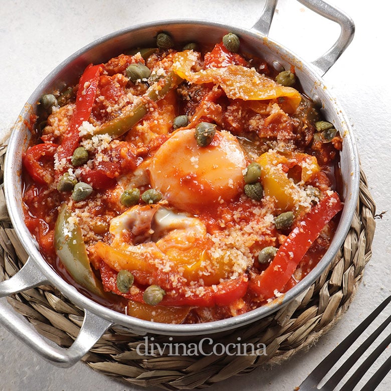 peperonata italiana con huevos