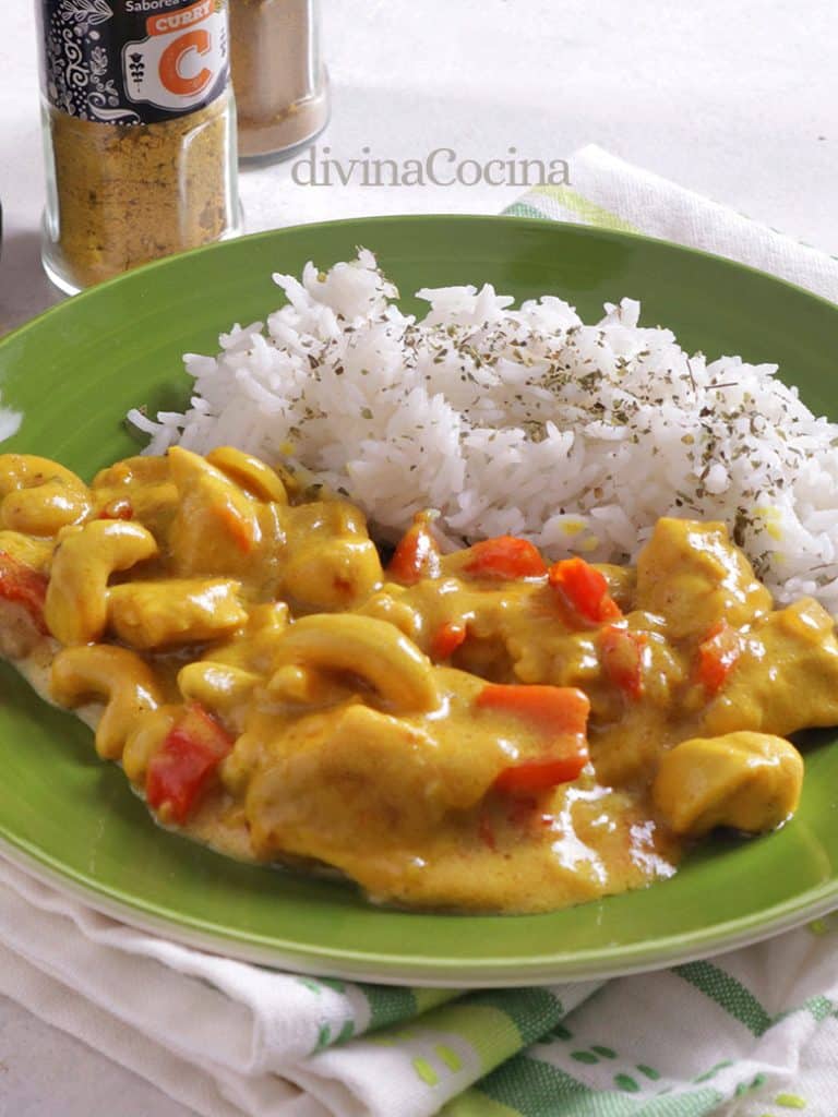 pollo al curry con anacardos