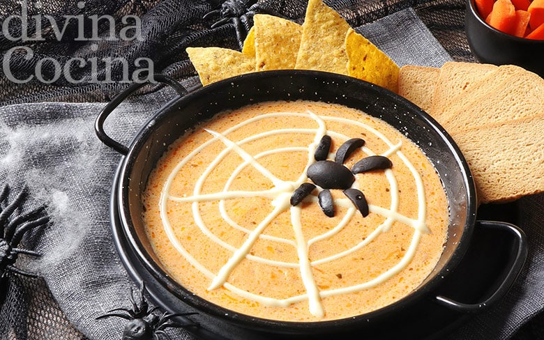 dip para halloween con queso y pesto rojo 