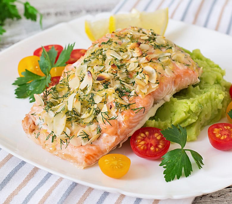 salmon con costra de frutos secos