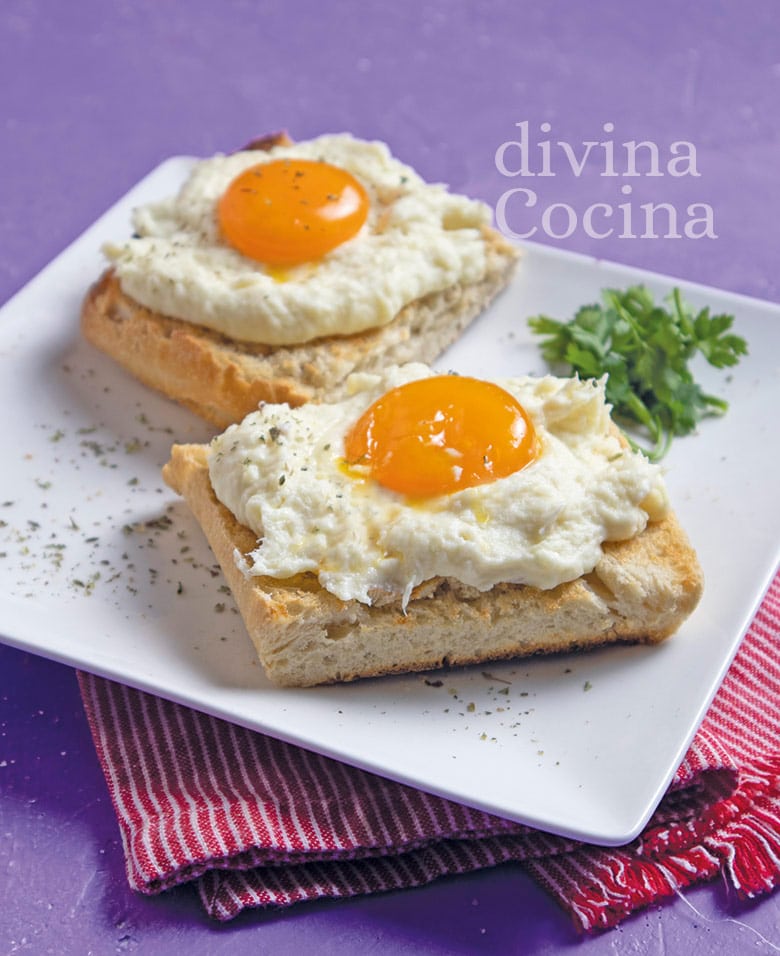 tosta de brandada de bacalao con yema curada