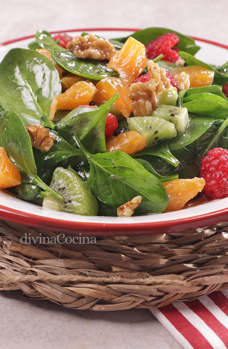 ensalada de frutas con vinagreta de miel y limón