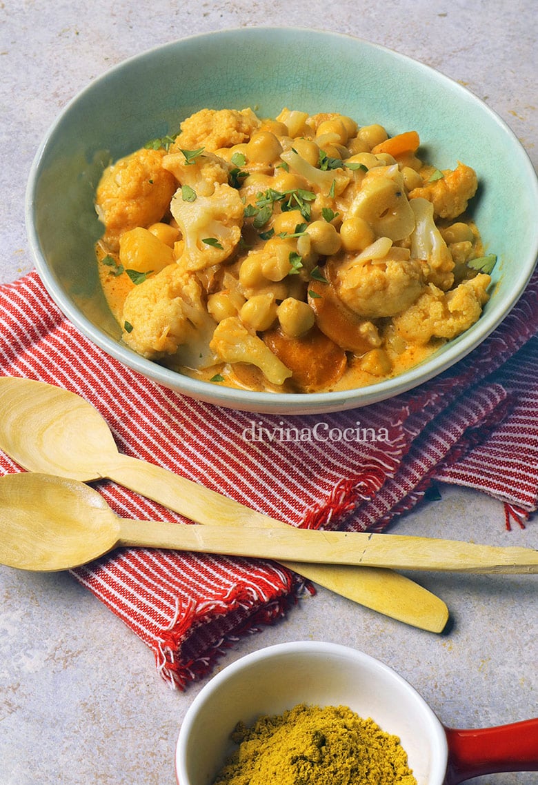 curry de garbanzos y coliflor