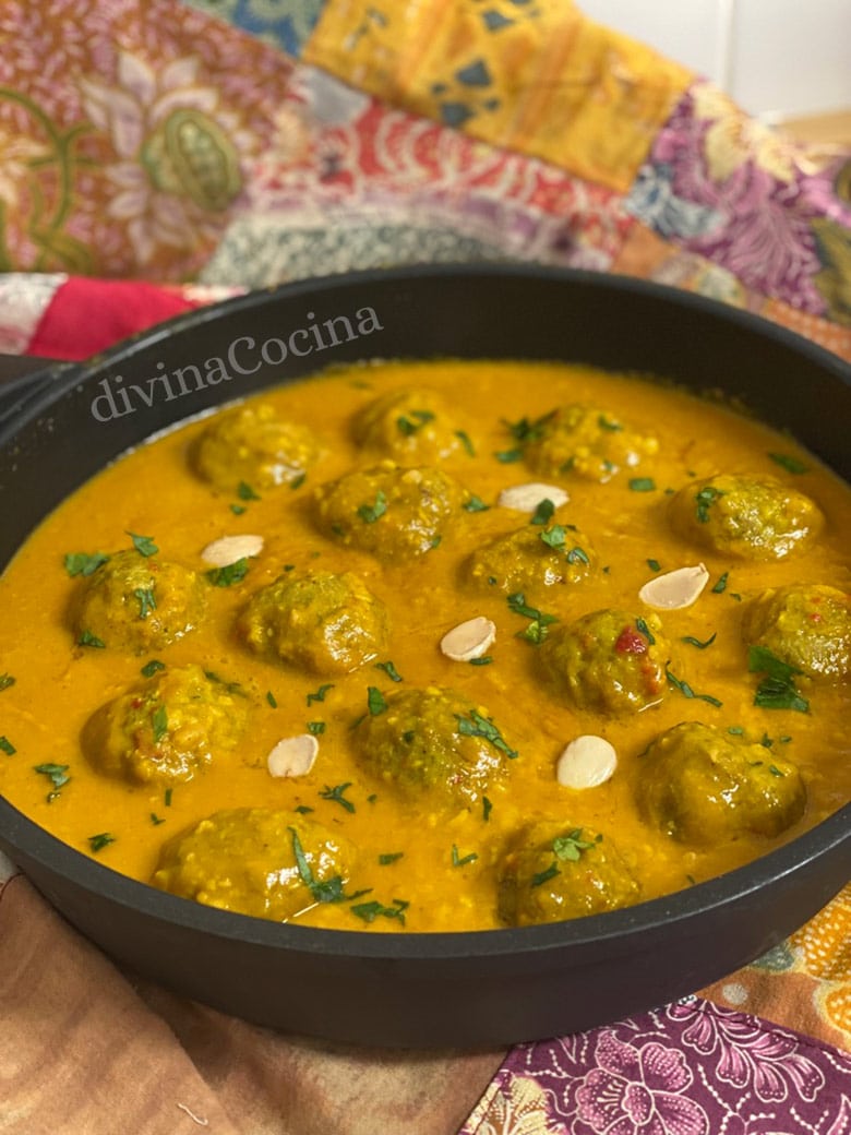 albondigas al curry con almendras