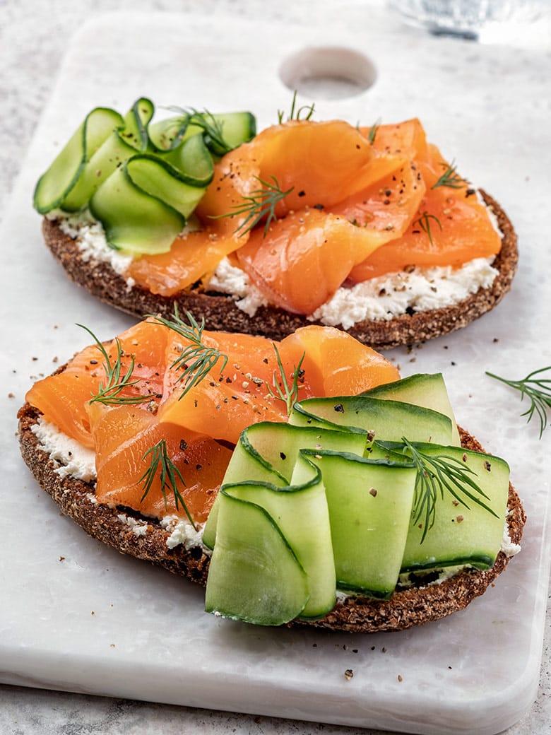 tostadas con salmon ahumado