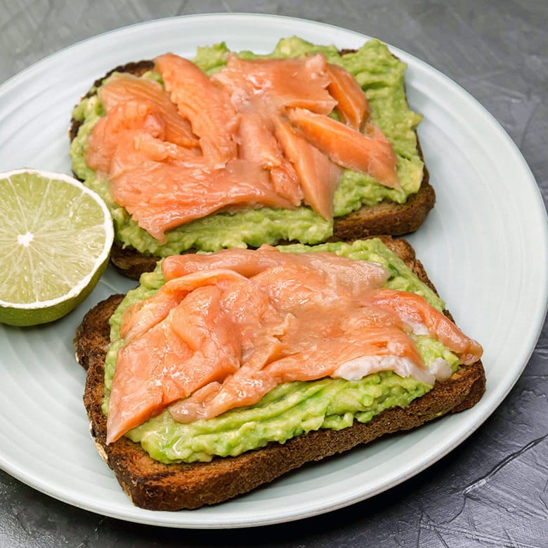 tostadas con salmon ahumado