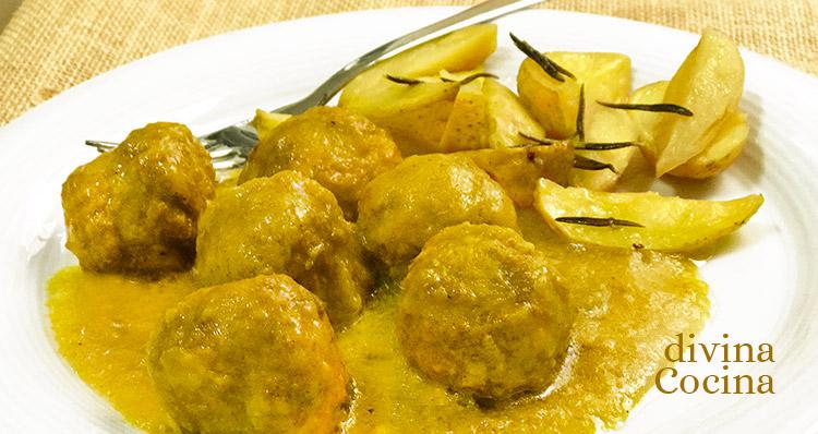 albóndigas de pollo al curry