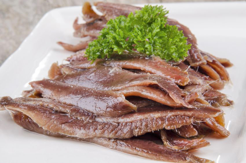 anchoas en salazon caseras plato