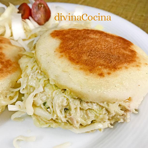 arepas de pollo